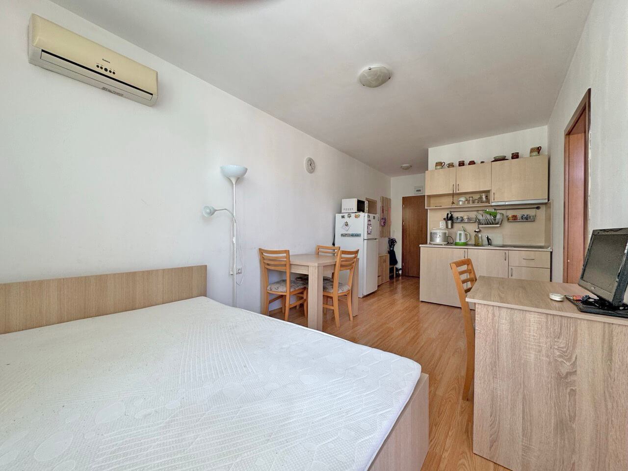 Světlý byt s jednou ložnicí a výhledem na bazén ve výborně udržovaném komplexu v Sunny Beach