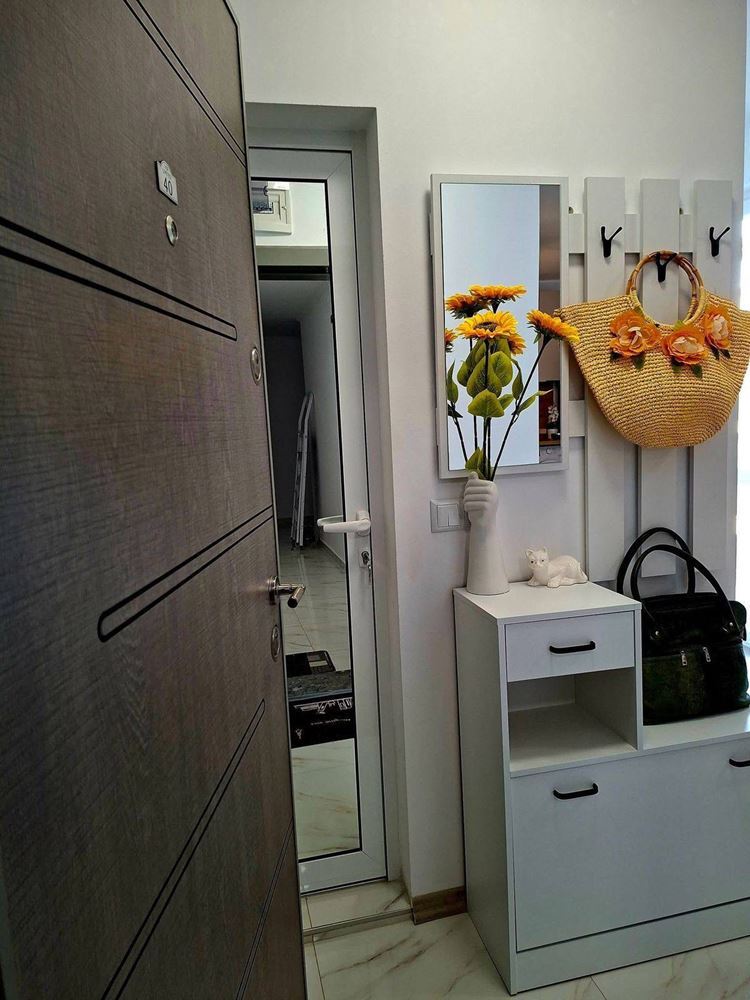 Stylový dvoupokojový apartmán s nízkým poplatkem za údržbu ve Slunečném pobřeží – komfort, bezpečí a skvělá investice u moře