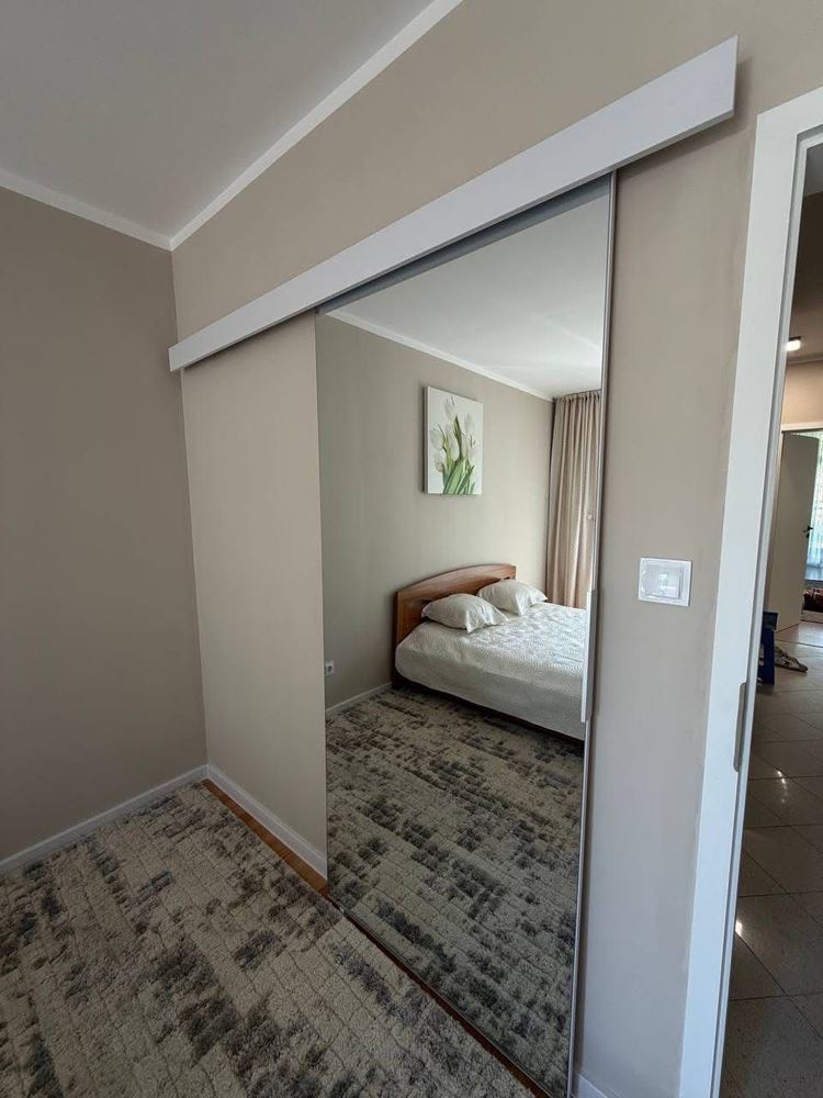 Prostorný apartmán se dvěma ložnicemi a výhledem na moře v první linii v Ravdě