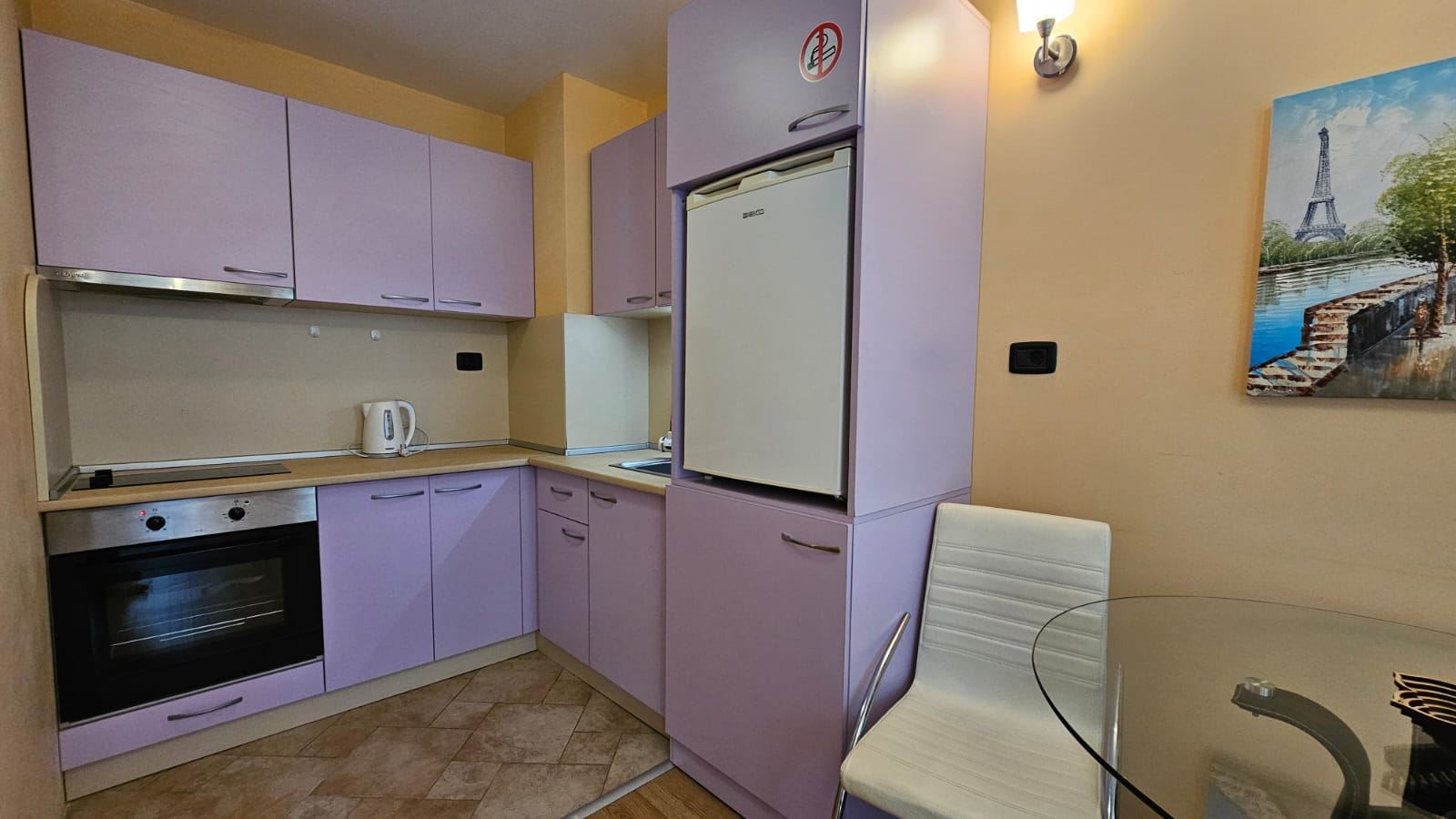 Útulný a stylově zařízený apartmán s jednou ložnicí a částečným výhledem na moře