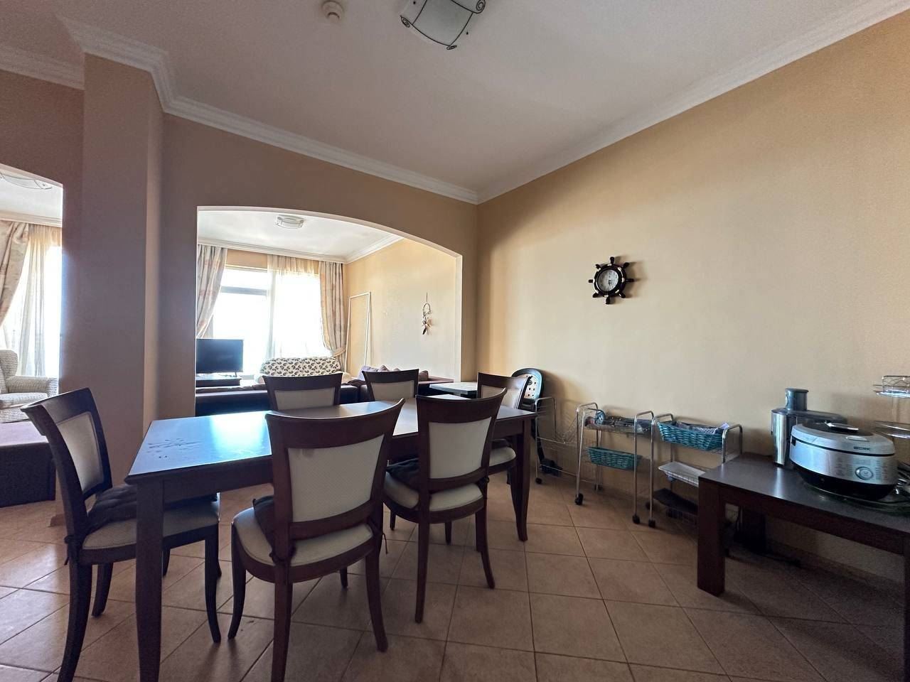 Prostorný apartmán s výhledem na moře v první linii v Pomorie – rekreační nemovitost s atmosférou luxusního resortu