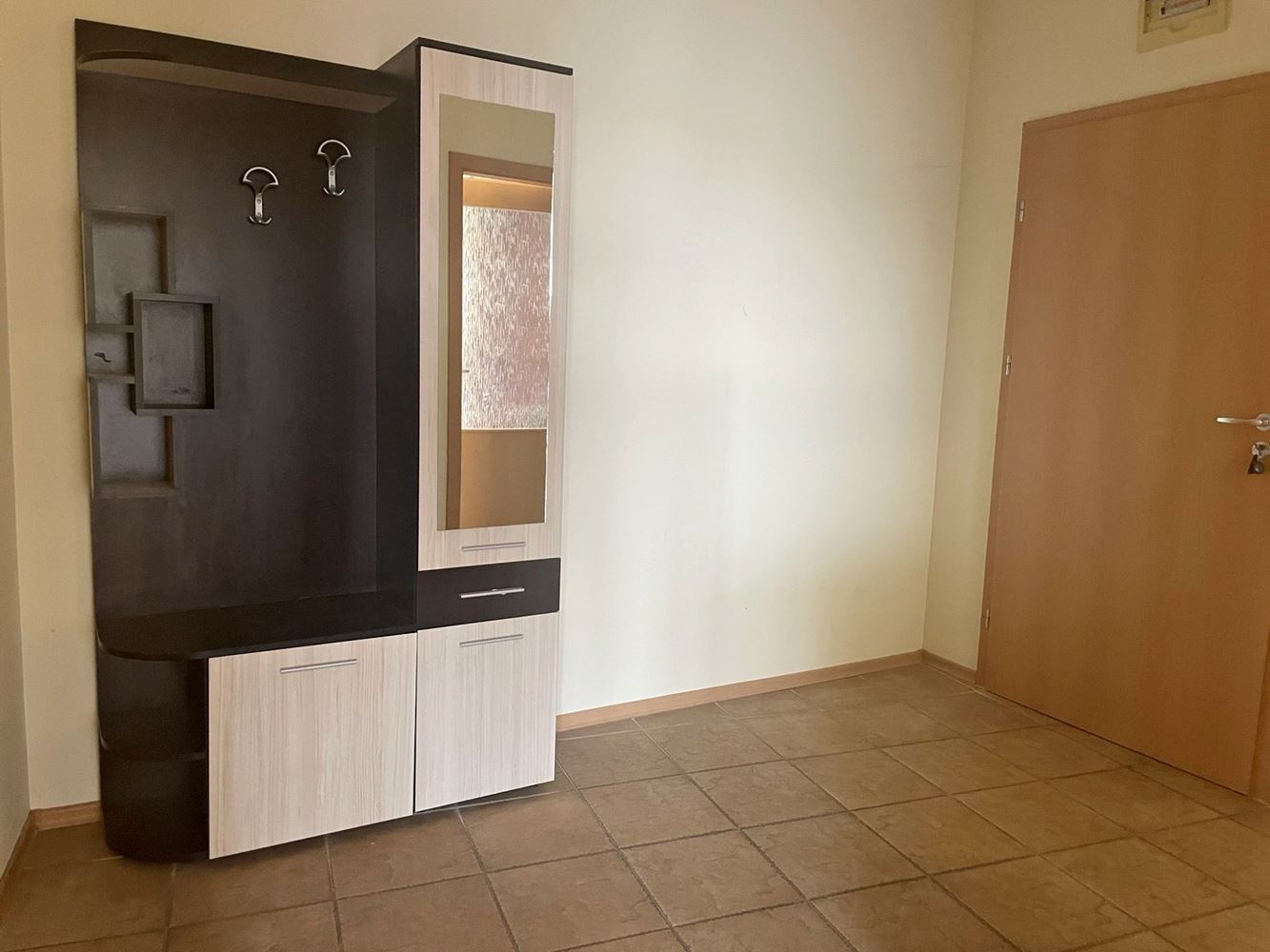 Prostorný apartmán s jednou ložnicí a výhledem na bazén ve Slunečném pobřeží