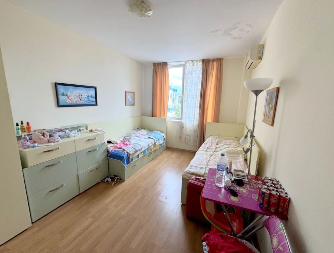 Apartmán se dvěma ložnicemi v první linii u moře v Ravdě – panoramatický výhled na moře a prestižní poloha