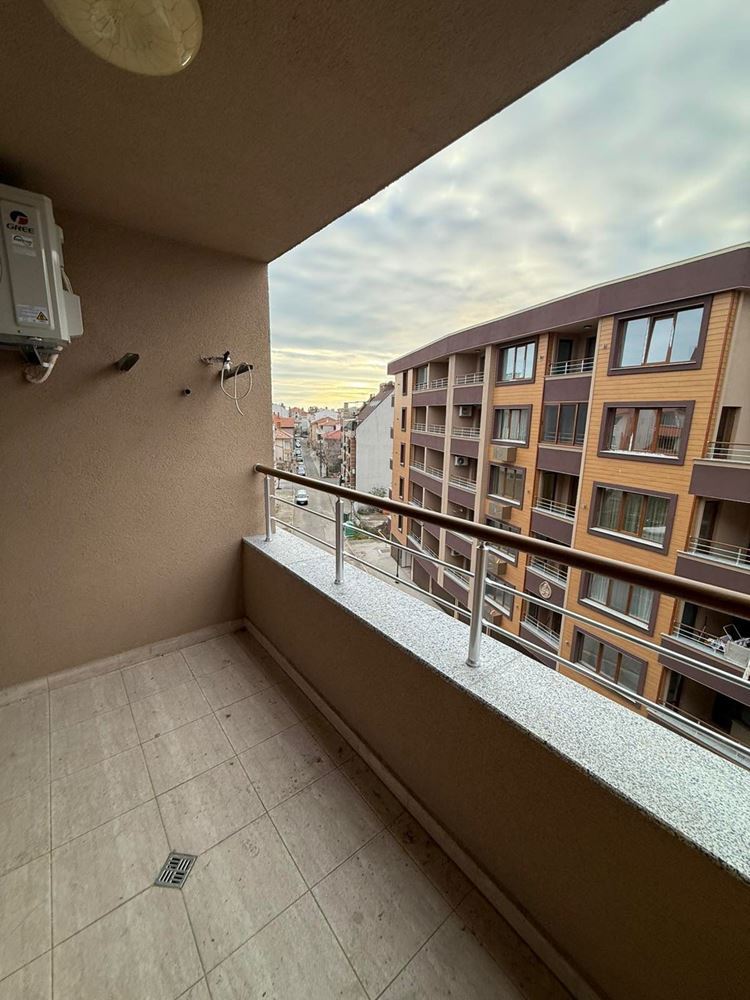 Zcela nový apartmán s jednou ložnicí v Pomorie bez poplatku za údržbu – připravený k nastěhování
