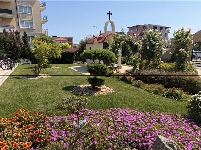 Útulný apartmán s jednou ložnicí a obrovskou terasou v Ravdě – váš osobní prostor u moře