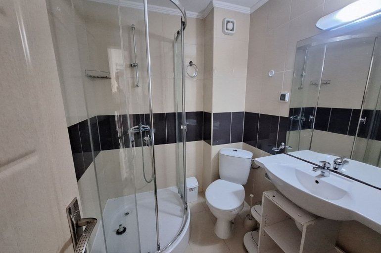 Útulný apartmán s jednou ložnicí 200 metrů od pláže v Ravdě – komfort a klid ve skvělé nemovitosti u moře