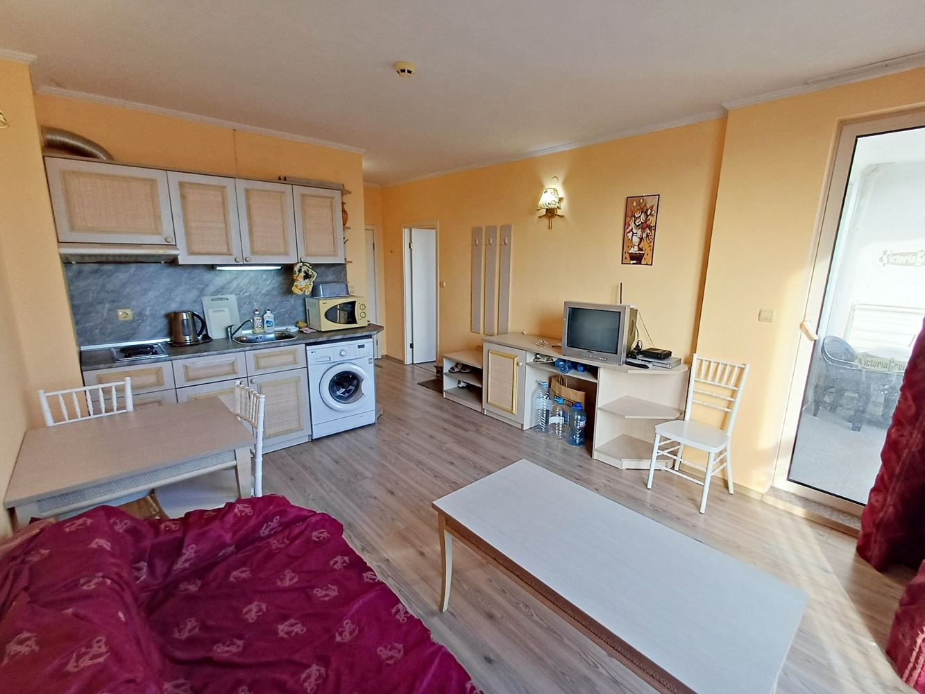 Elegantní apartmán s jednou ložnicí pouhých 100 metrů od pláže v prestižním komplexu na Slunečném pobřeží