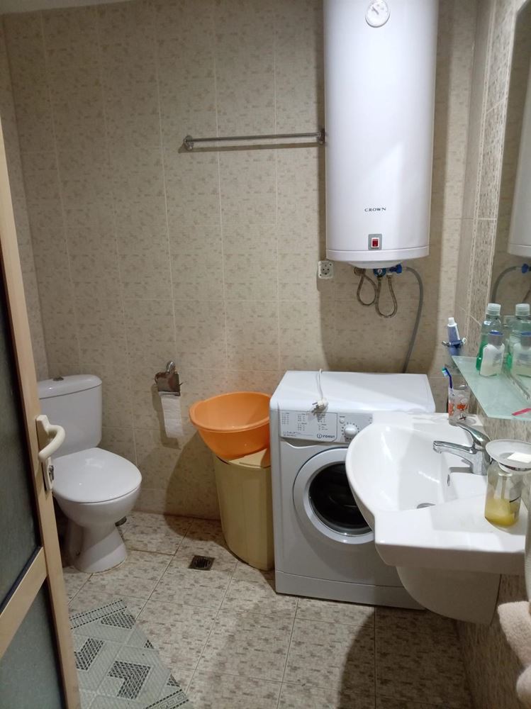 Prostorný byt s jednou ložnicí a výhledem na bazén ve Slunečném pobřeží