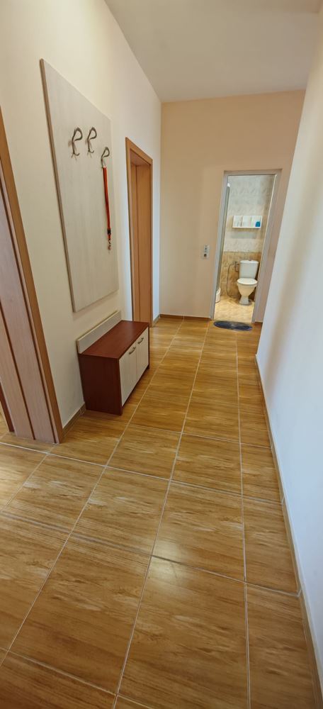 Panoramatický výhled na moře a bazény – prostorný apartmán se dvěma ložnicemi ve Sveti Vlas