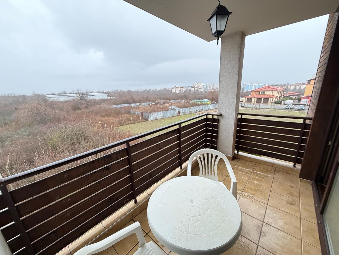 Prostorný třípokojový apartmán v Nesebaru – plně zařízený, v klidné a rychle se rozvíjející oblasti u moře