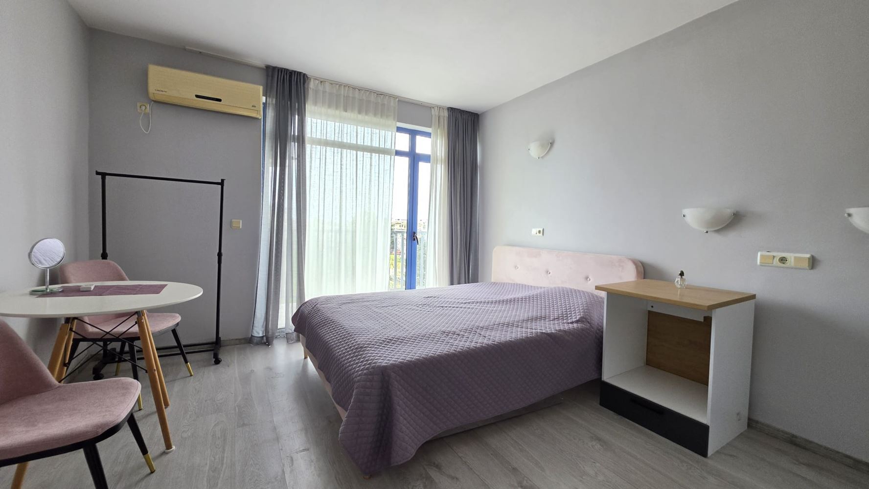 Studio ve Slunečném pobřeží, 300 m od pláže – výborná lokalita a vybavení