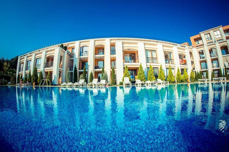 Útulný apartmán ve Sveti Vlas v přízemí – moře, hory a luxusní komplex