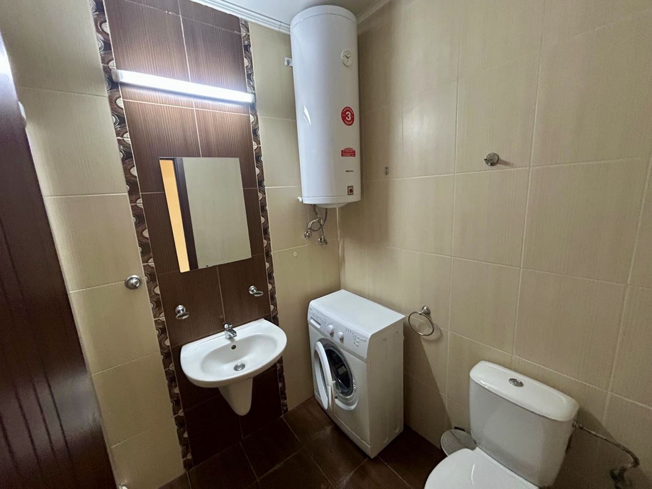 Prostorný apartmán se dvěma ložnicemi a výhledem na bazén v Nesebaru
