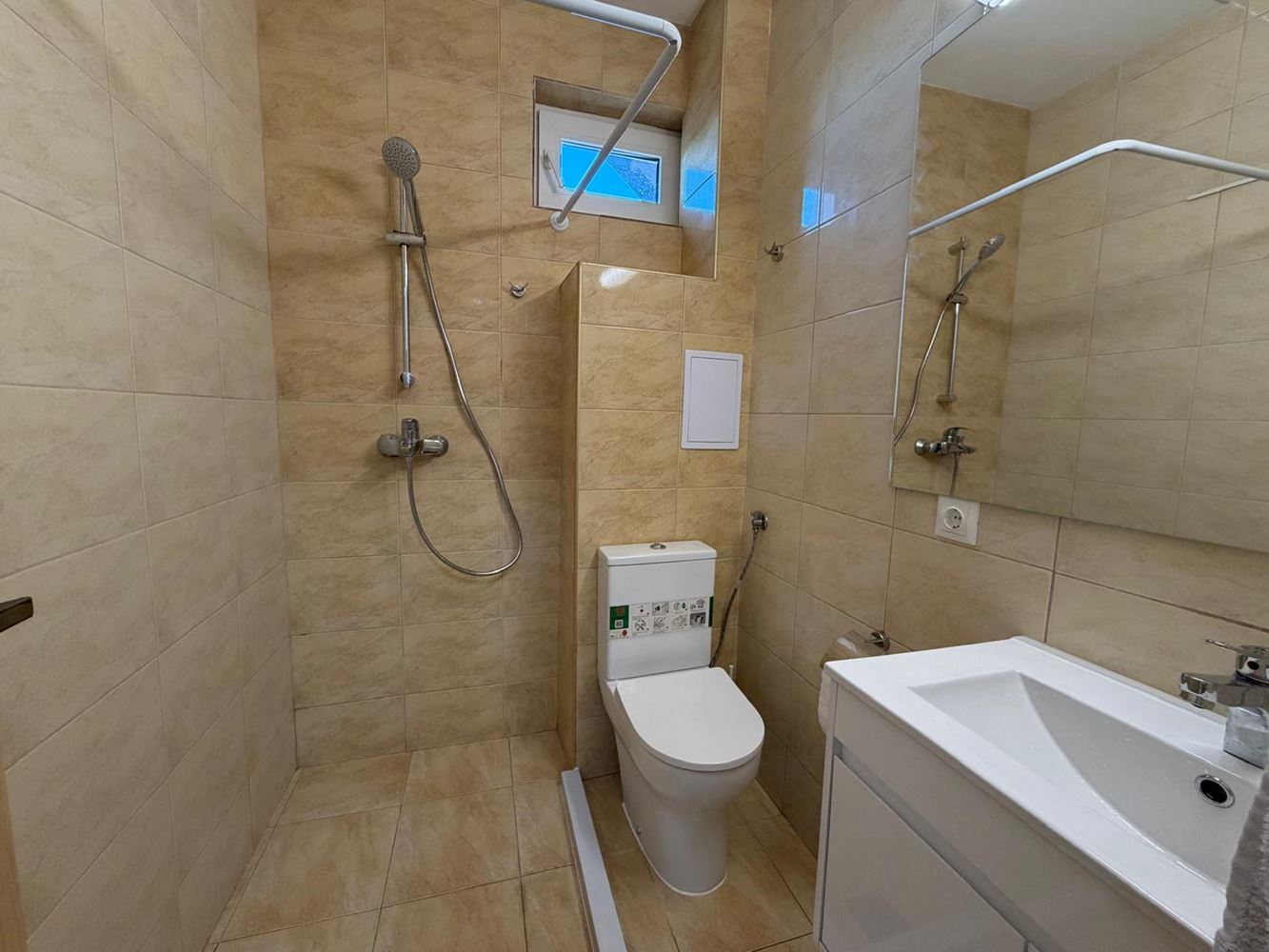 Mořské pohodlí a útulnost ve Sveti Vlas – apartmán s jednou ložnicí připravený k nastěhování nebo investici