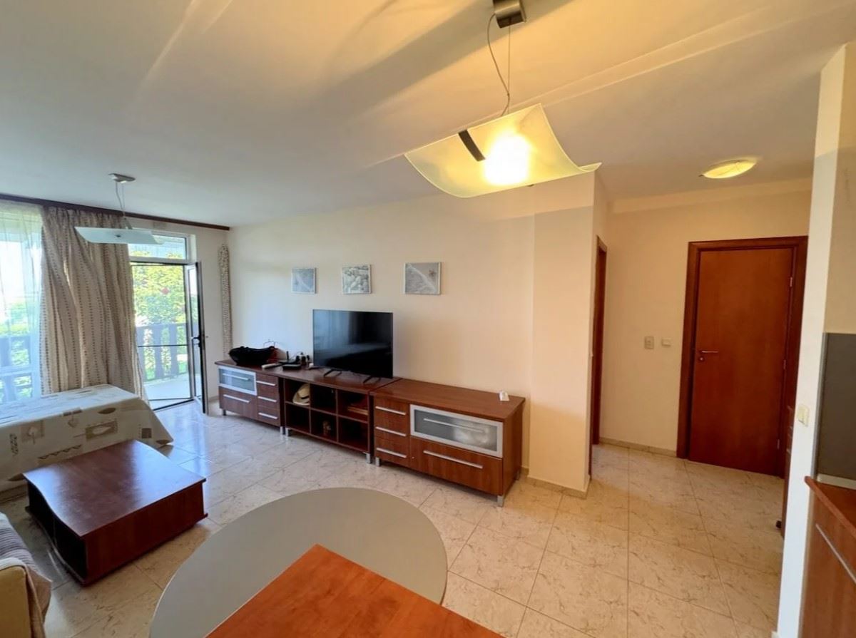 Apartmán s výhledem na moře ve Sveti Vlas – perfektní volba pro dovolenou a investici jen pár kroků od moře