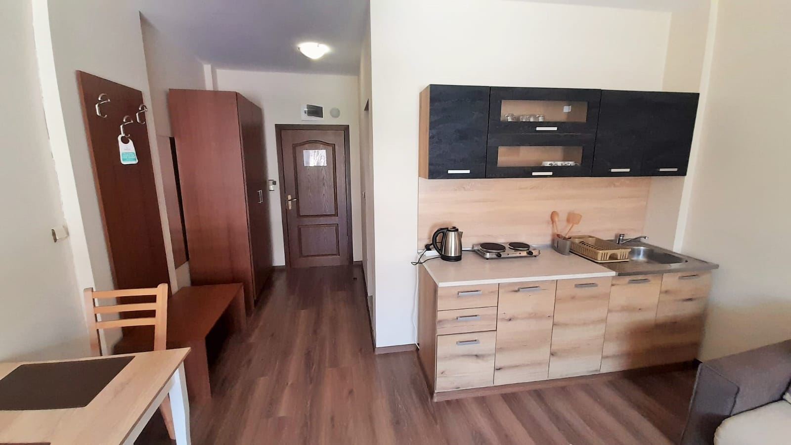 Slunečné pobřeží – plně zařízené prostorné studio v luxusním komplexu 50 m od pláže