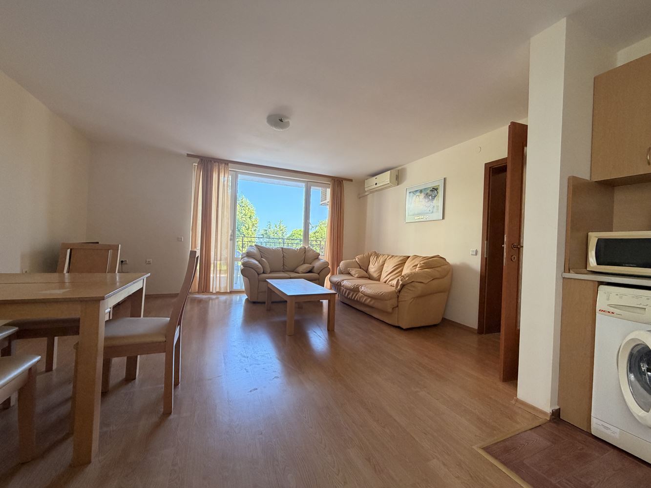 Absolutně první linie v Sveti Vlas! Prostorný apartmán s jednou ložnicí a nádherným výhledem na moře