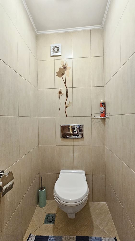 Prostorný apartmán se dvěma ložnicemi na první linii u moře se soukromou pláží ve Sveti Vlas
