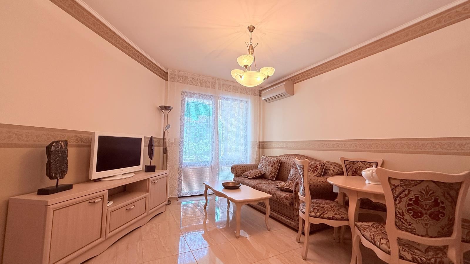 Luxusní dvoupokojový apartmán v komplexu v Nesebaru – 200 metrů od pláže, výhled na bazén a zahradu