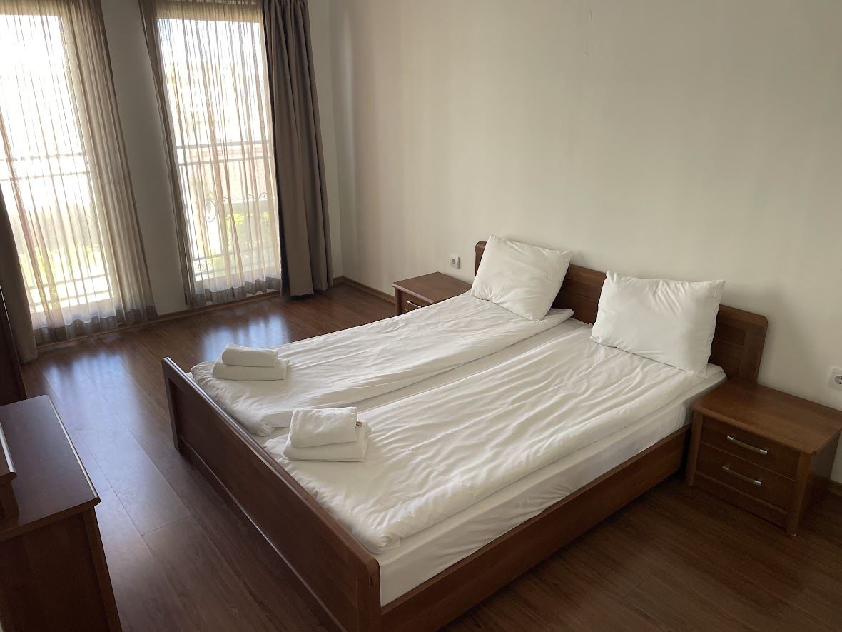 Výhled na moře a prvotřídní lokalita – byt v komplexu se službami, Aheloy