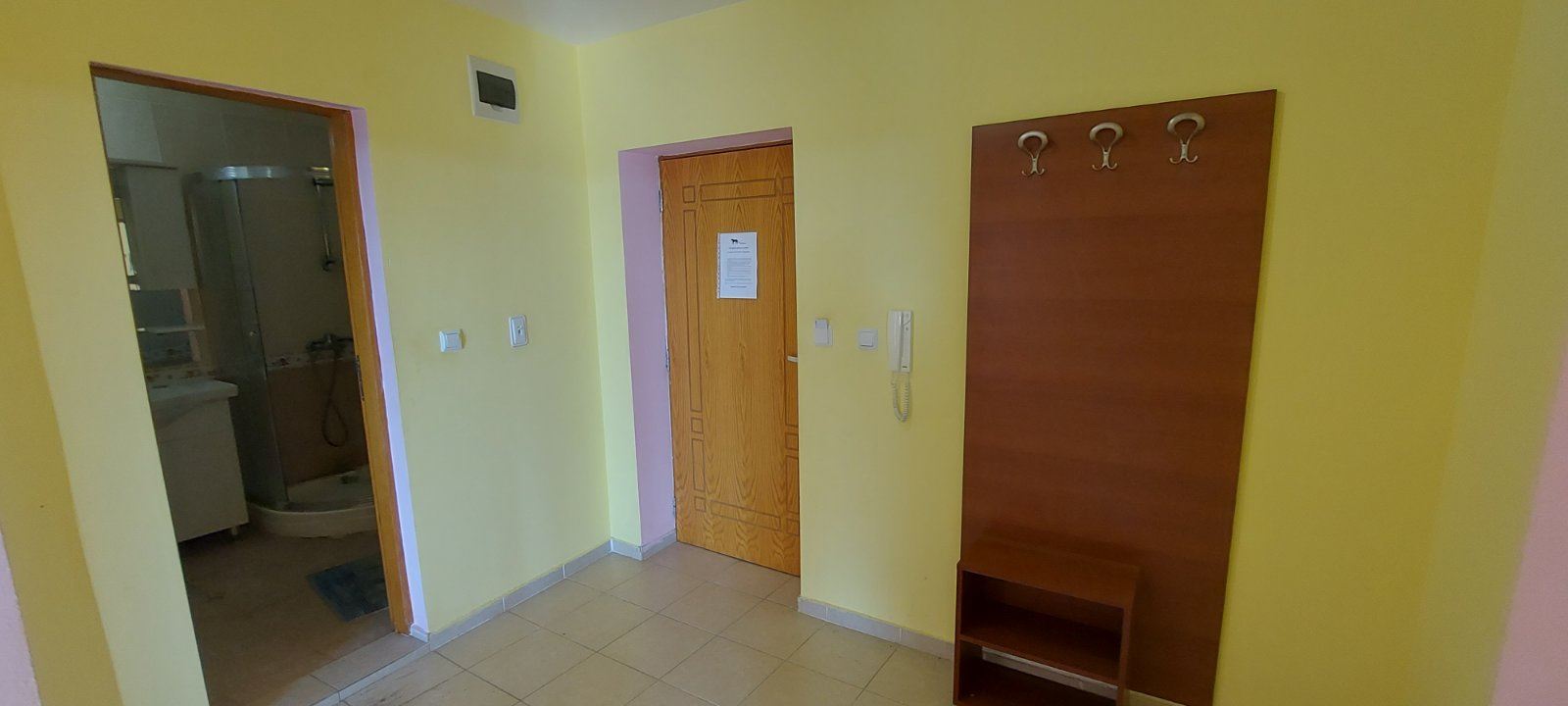 Prostorný apartmán s jednou ložnicí v komplexu s bazénem a vynikajícím vybavením ve Slunečném pobřeží