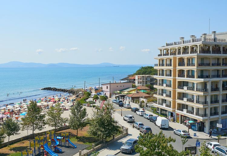Byt s jednou ložnicí na první linii v Pomorie s panoramatickým výhledem na moře a skvělým zázemím