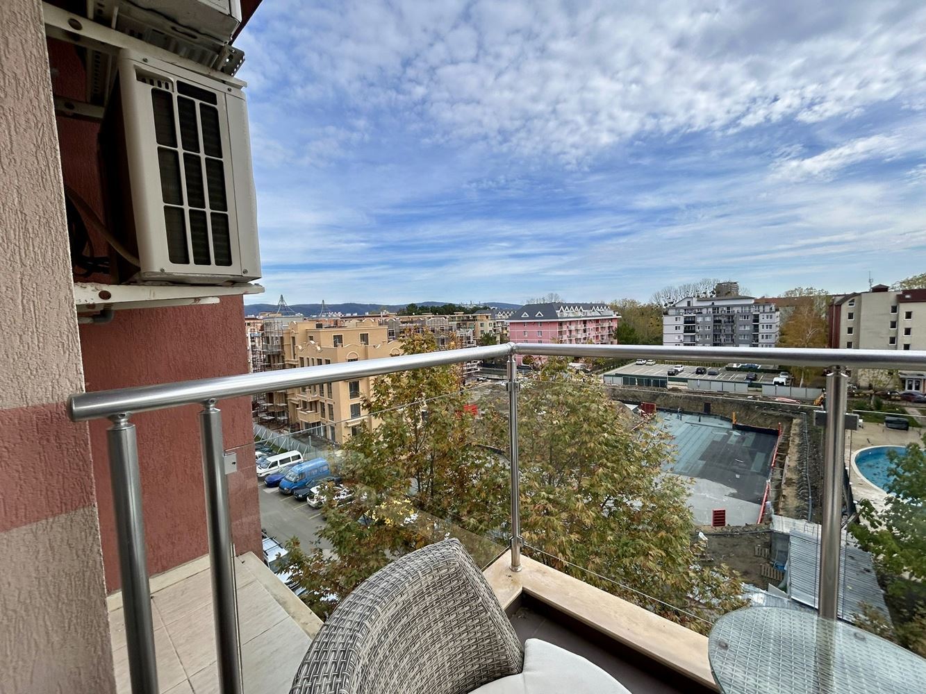 Moderní studio v prestižním komplexu na Slunečném pobřeží – ideální pro investici i komfortní bydlení