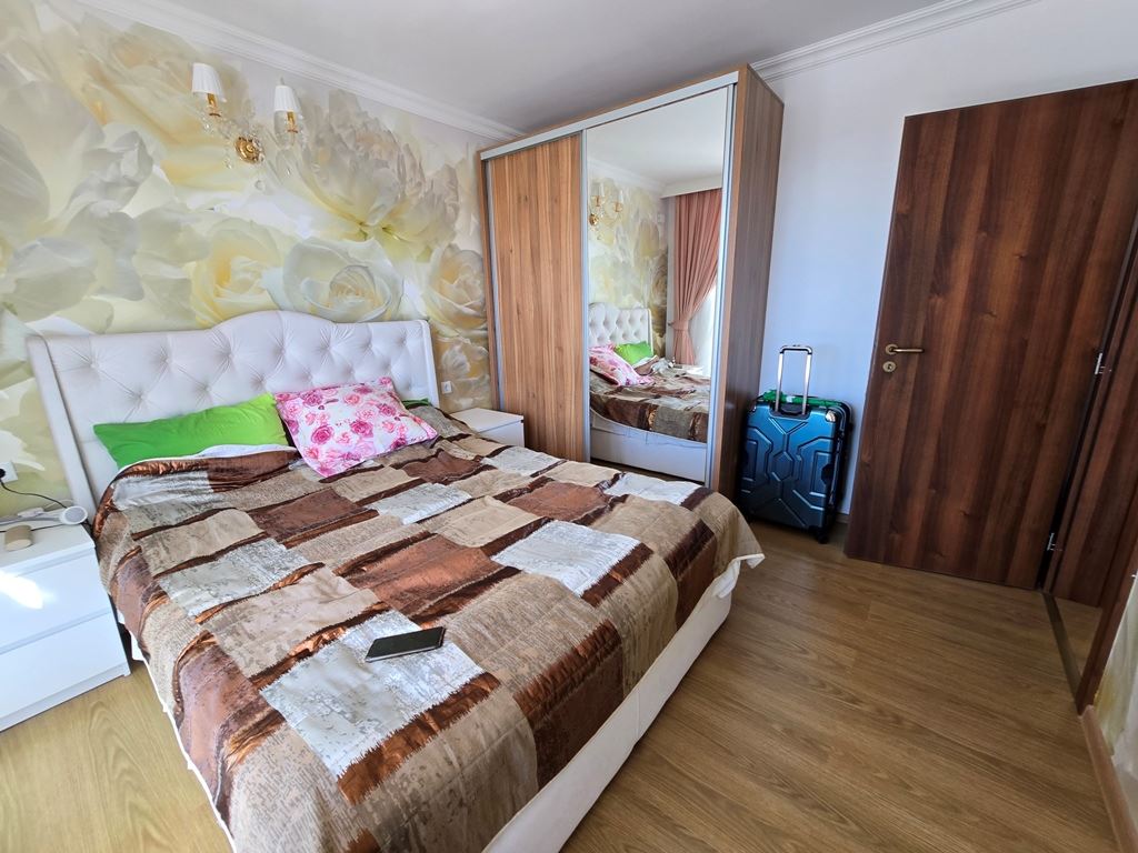 Slunečné pobřeží - Plně zařízený apartmán se dvěma balkony a působivou SPA infrastrukturou