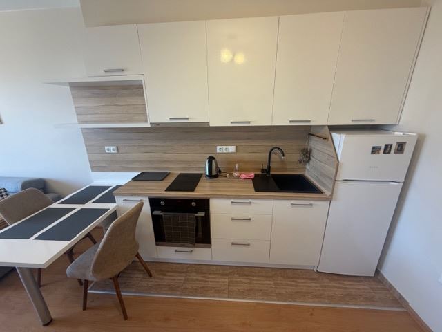 Studio s výhledem na moře v luxusním komplexu v Aheloy – komfort, styl a relaxace