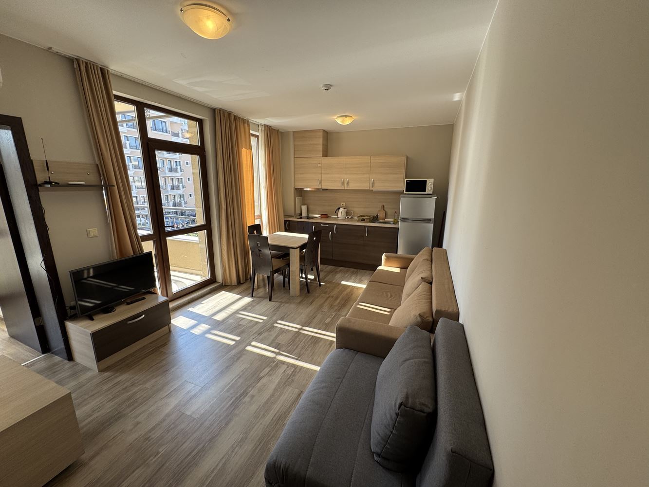 Apartmán s jednou ložnicí v moderním komplexu ve Sveti Vlas – útulná nemovitost připravená k nastěhování