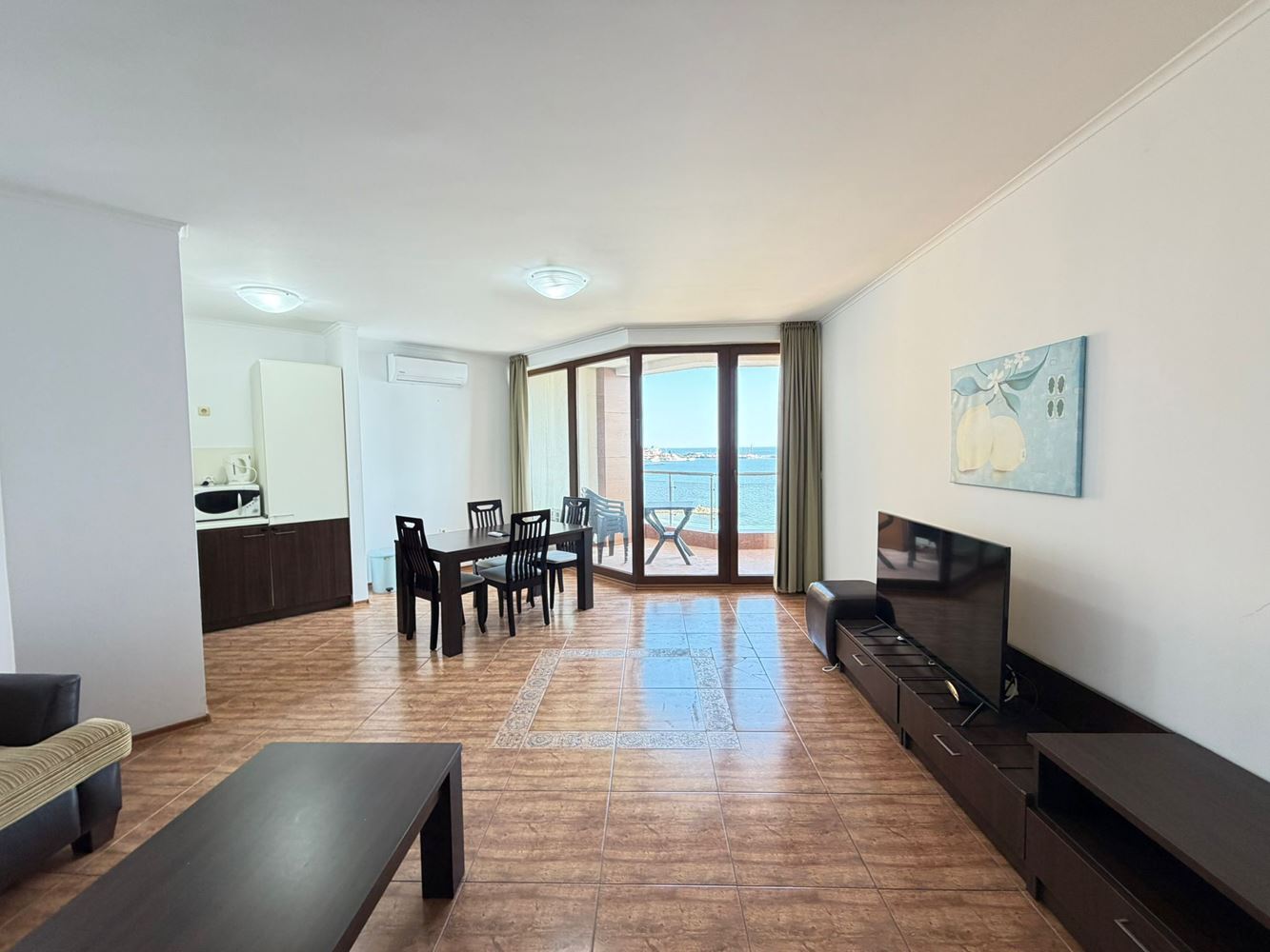 Apartmán se dvěma ložnicemi a přímým výhledem na moře v první linii u moře v Nesebaru