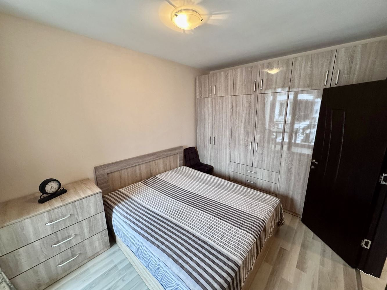 Apartmán s jednou ložnicí a panoramatickým výhledem na moře v Nesebaru – pouze 200 m od pláže, skvělá investice i domov u moře