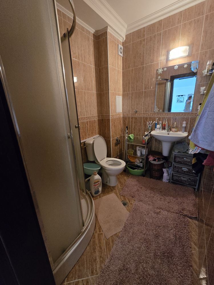 Apartmán s jednou ložnicí ve Sveti Vlas s přímým přístupem k bazénu – klidné místo pro bydlení a odpočinek
