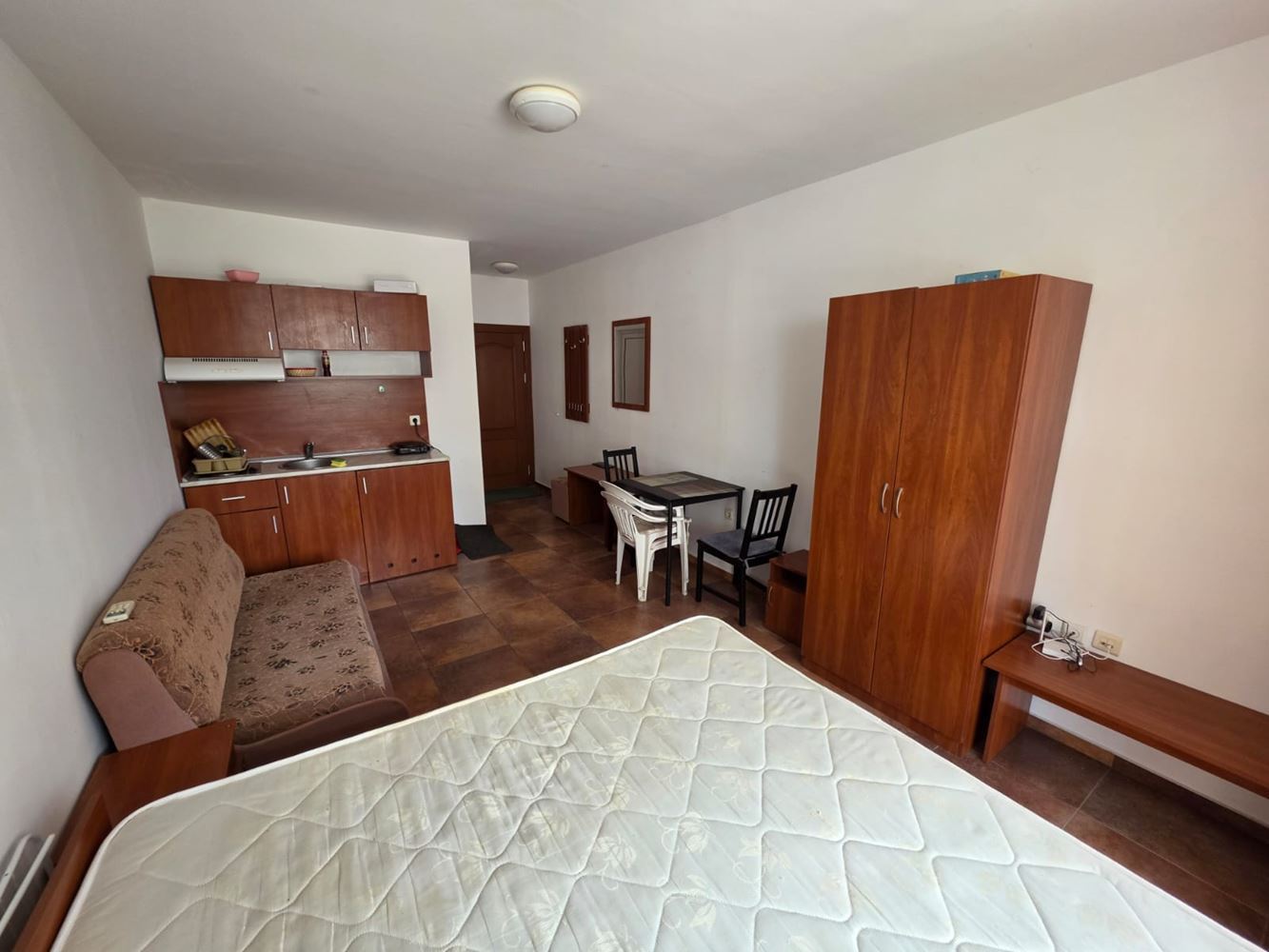 Studio v Slunečném pobřeží – moderní budova, výborná poloha a plné vybavení pro rekreaci i investici