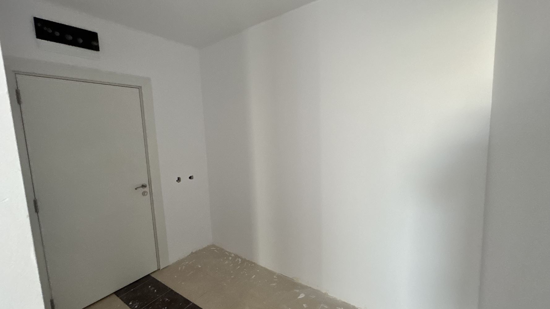 Luxusní byt se dvěma ložnicemi v první linii u moře na Slunečném pobřeží – panoramatický výhled na moře a prestižní lokalita