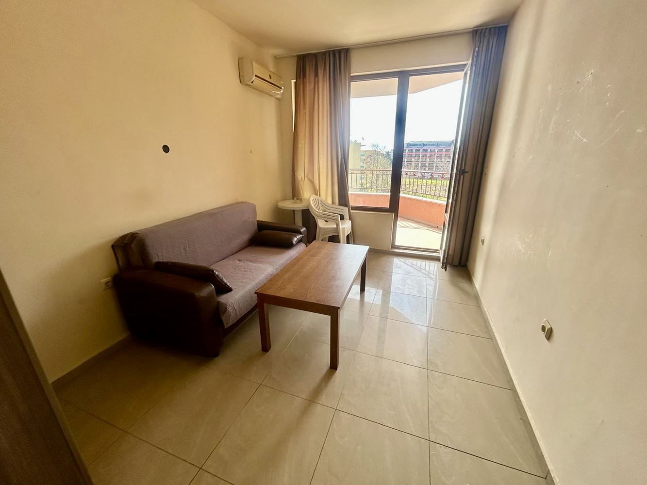 Dvoupokojový apartmán v centrální části Slunečného pobřeží s výhledem na bazén