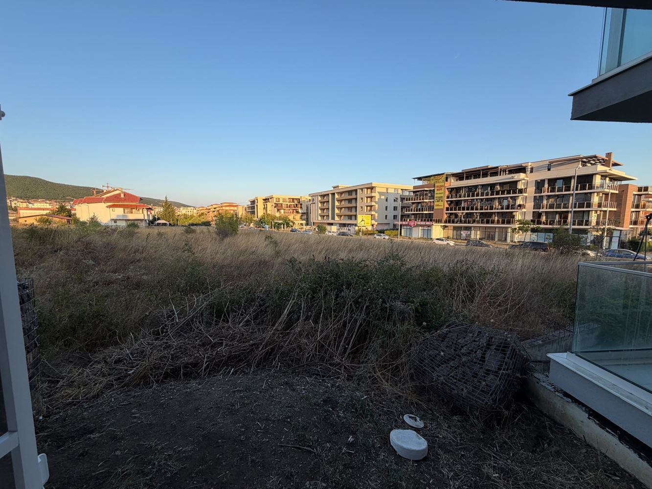 Kompaktní studio ve Sveti Vlas – 500 m od pláže, komplex s bazénem a parkováním