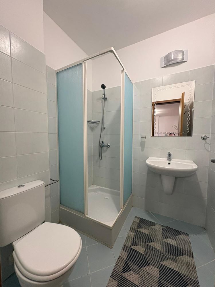 Pomorie – prostorný apartmán se 2 ložnicemi v první linii s výhledem na moře a nízkými náklady na údržbu