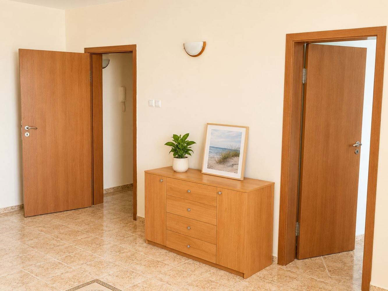 Moře před oknem a bazén před budovou – krásný apartmán v Ravdě, připravený k okamžitému užívání