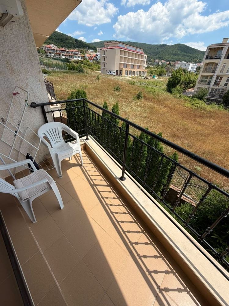 Stylový apartmán s jednou ložnicí a výhledem na moře v prestižním komplexu ve Sveti Vlas – ideální pro odpočinek a investici