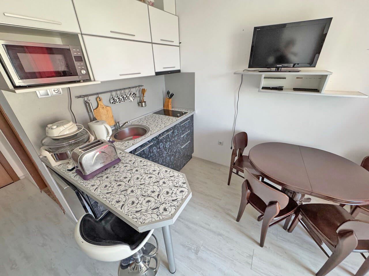 Třípokojový byt v komplexu s dobře organizovaným prostředím a útulnou atmosférou