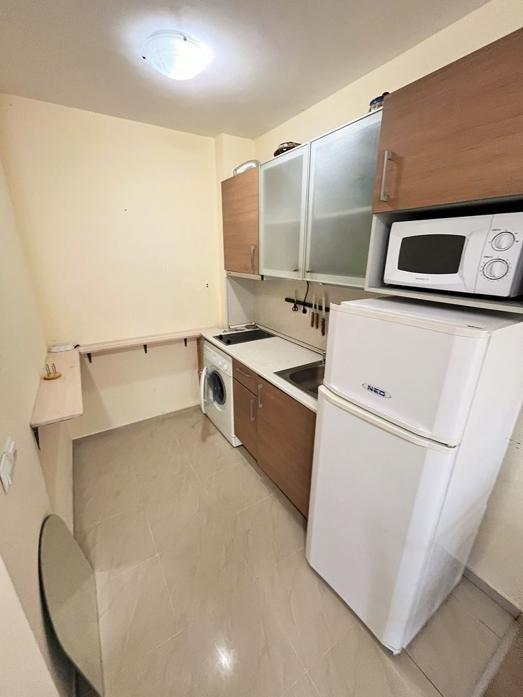 Slunný a prostorný 2pokojový apartmán v Slunečném pobřeží – plně zařízený s vynikajícím zázemím v komplexu