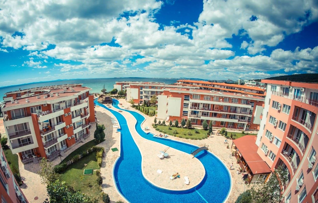 Studio na první linii v komplexu v Elenite – moře, hory a dovolenkový komfort v jednom