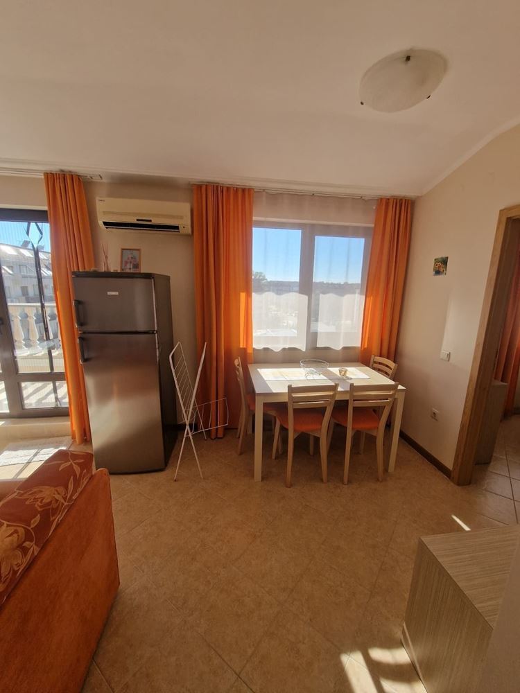 Byt s jednou ložnicí a panoramatickým výhledem v Slunečném pobřeží