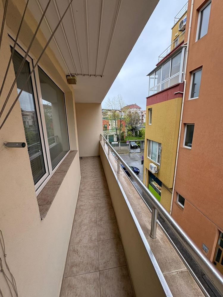 Dvouložnicový apartmán v Pomorie – výborná lokalita 400 m od moře a centra