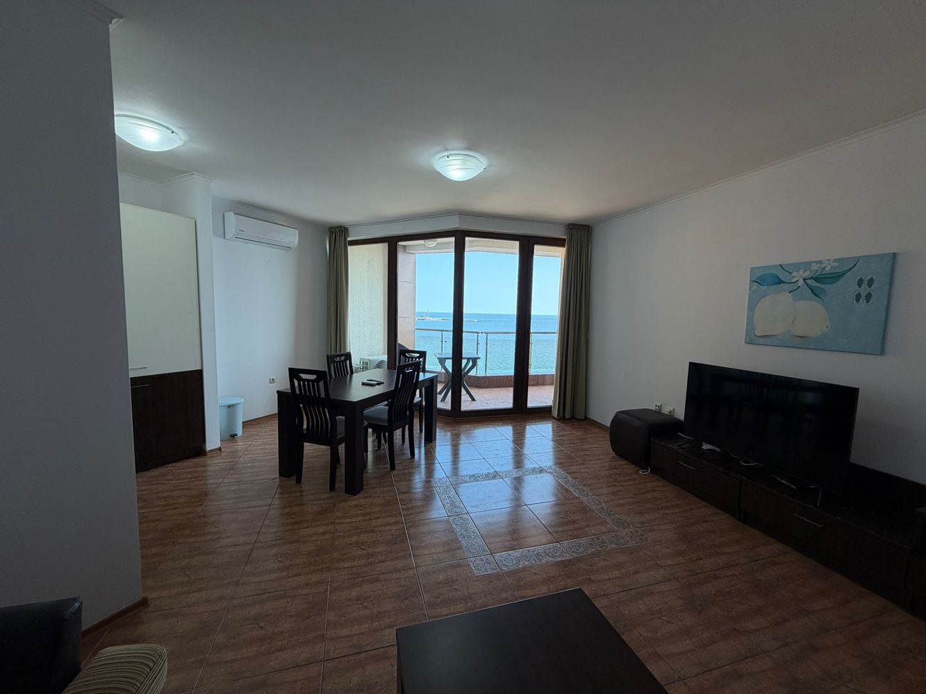 Apartmán se dvěma ložnicemi a přímým výhledem na moře v první linii u moře v Nesebaru