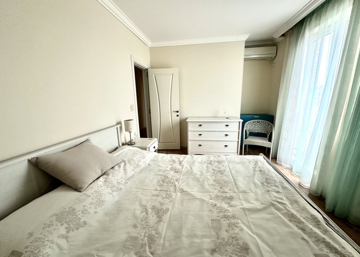 Prostorný apartmán se dvěma ložnicemi a panoramatickým výhledem na moře v Ravdě