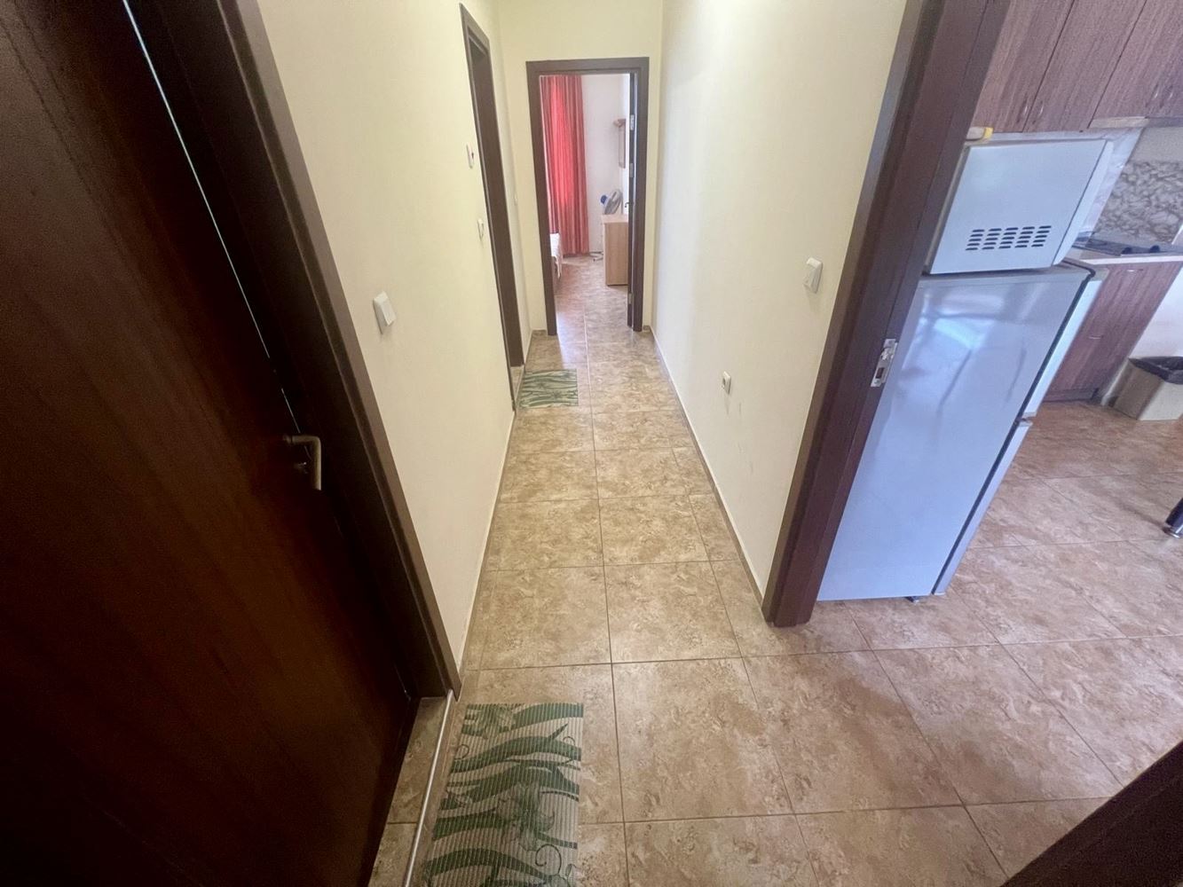 Prostorný třípokojový byt s výhledem na bazén v prestižním komplexu v Nesebaru