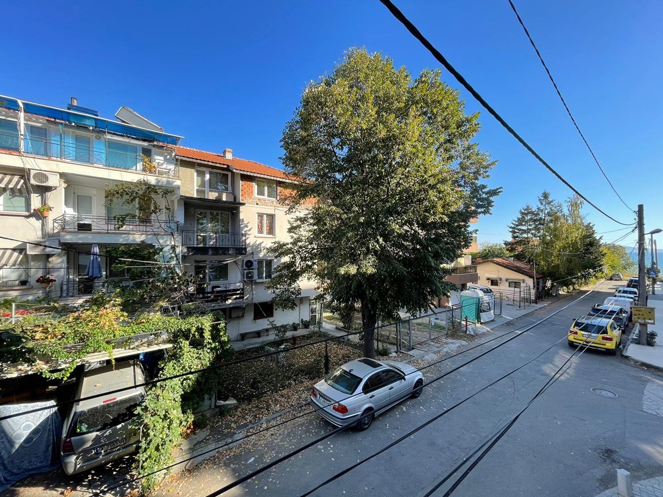 Zařízený apartmán s jednou ložnicí bez poplatku za údržbu v Sarafovu