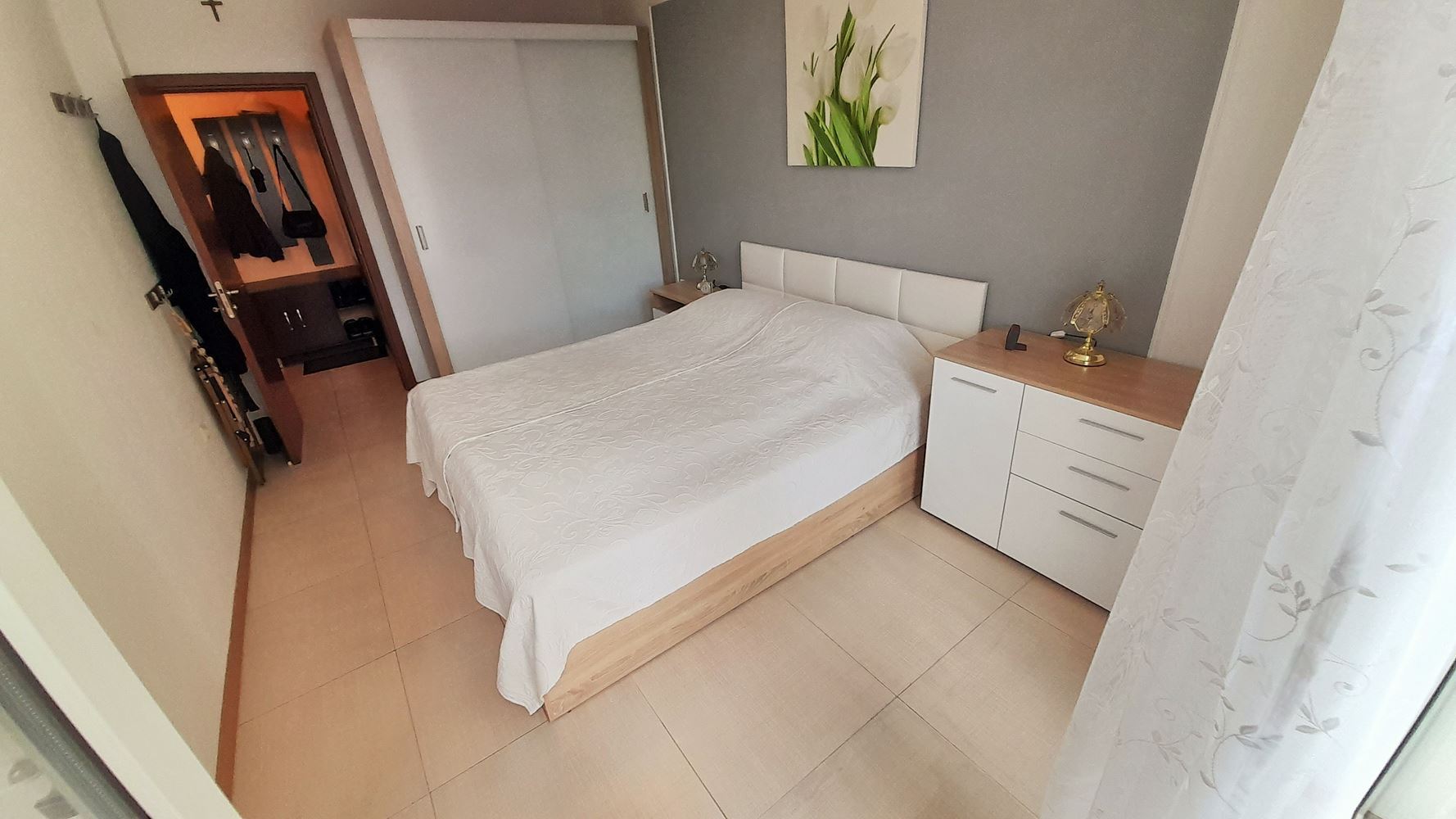Dvouložnicový apartmán ve Slunečném pobřeží s bohatou infrastrukturou a skvělou polohou
